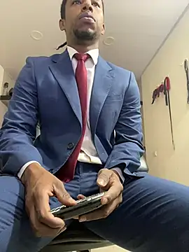 Snapshot of AlejoKhalifa_ chatting on July 12, 2026, 7:42 am AlejoKhalifa online show from July 12, 2026, 7:42 am