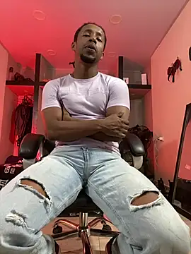 Snapshot of AlejoKhalifa_ chatting on July 3, 2026, 5:30 pm AlejoKhalifa online show from July 3, 2026, 5:30 pm