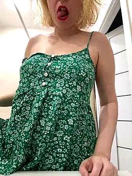 Yourdirtybitch online show from October 21, 2025, 7:41 am