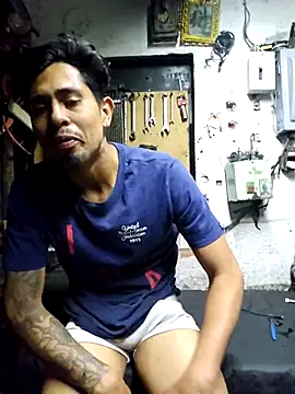 Snapshot of pene_latinoriico chatting on November 21, 2025, 3:27 am pene latinoriico online show from November 21, 2025, 3:27 am