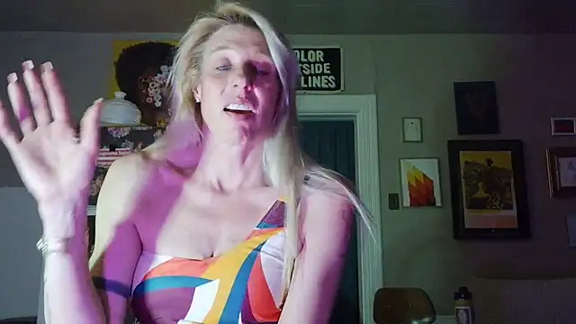 Glamazonx online show from February 3, 2026, 2:43 am