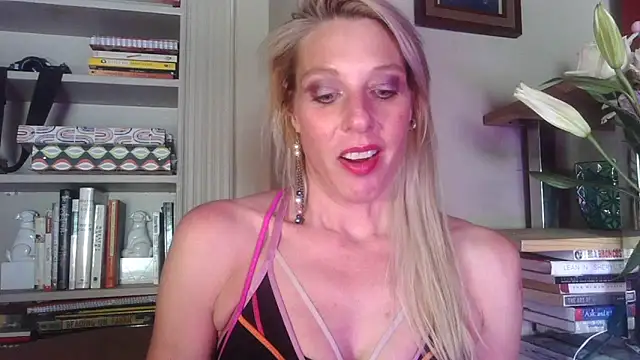 Glamazonx online show from April 27, 2026, 8:40 pm