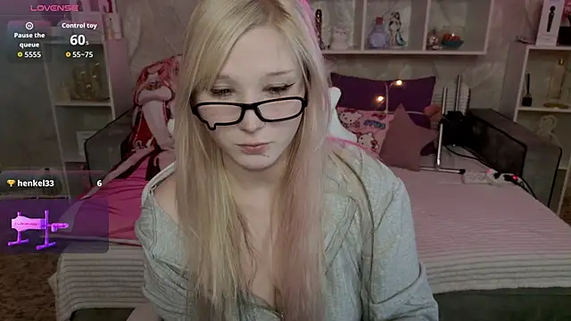 MeowkaKitty online show from April 28, 2026, 2:27 am