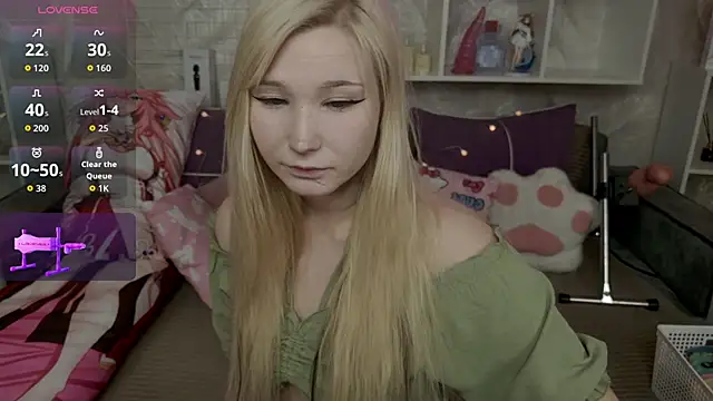 Snapshot of MeowkaKitty chatting on December 1, 2025, 2:01 am MeowkaKitty online show from December 1, 2025, 2:01 am