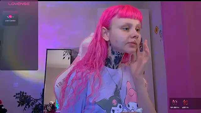 Snapshot of Britney_Lynch chatting on October 11, 2025, 7:48 pm Britney Lynch online show from October 11, 2025, 7:48 pm