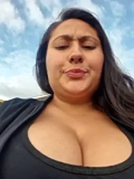 Snapshot of Celeem_ chatting on May 14, 2026, 10:18 pm Celeem online show from May 14, 2026, 10:18 pm