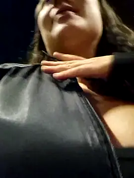 Snapshot of Celeem_ chatting on November 13, 2025, 4:05 am Celeem online show from November 13, 2025, 4:05 am