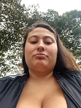 Snapshot of Celeem_ chatting on October 12, 2025, 9:27 pm Celeem online show from October 12, 2025, 9:27 pm