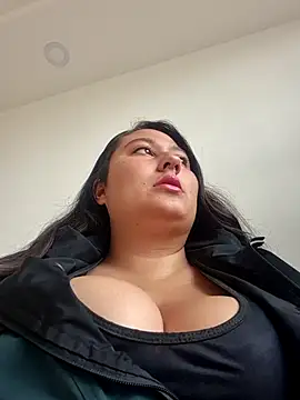 Snapshot of Celeem_ chatting on June 3, 2026, 10:36 pm Celeem online show from June 3, 2026, 10:36 pm