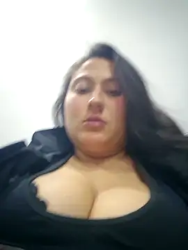 Snapshot of Celeem_ chatting on May 12, 2026, 4:09 am Celeem online show from May 12, 2026, 4:09 am