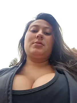 Snapshot of Celeem_ chatting on November 18, 2025, 10:13 pm Celeem online show from November 18, 2025, 10:13 pm