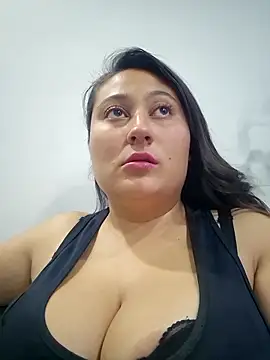Snapshot of Celeem_ chatting on May 30, 2026, 11:10 pm Celeem online show from May 30, 2026, 11:10 pm