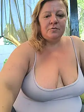 Snapshot of jusichka chatting on July 3, 2026, 6:31 am jusichka online show from July 3, 2026, 6:31 am