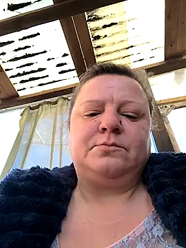 jusichka online show from April 28, 2026, 6:51 am