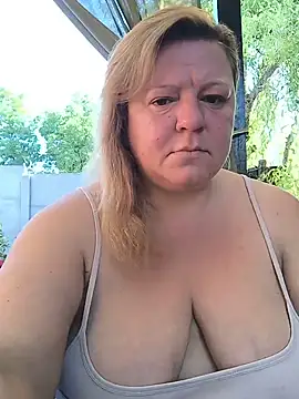 Snapshot of jusichka chatting on July 17, 2026, 5:37 am jusichka online show from July 17, 2026, 5:37 am