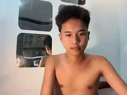 Snapshot of Asiantwink21 chatting on October 23, 2025, 2:49 pm Asiantwink21 online show from October 23, 2025, 2:49 pm