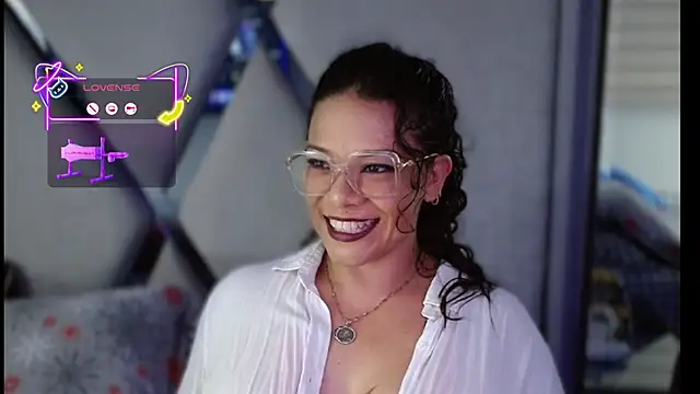 Snapshot of paula_daniela1 chatting on November 2, 2025, 9:42 pm paula daniela1 online show from November 2, 2025, 9:42 pm