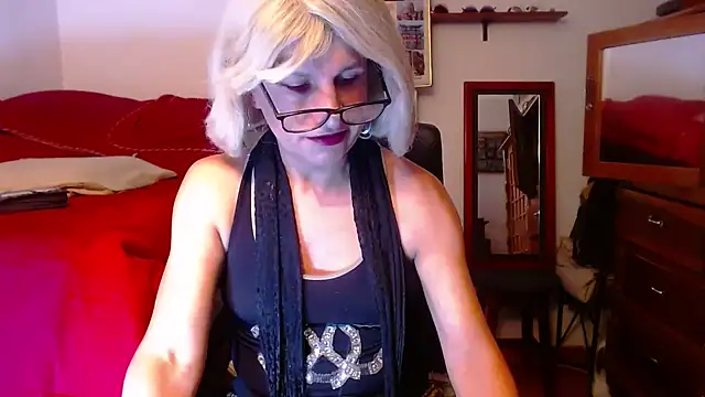 LorenJade online show from August 5, 2026, 8:30 am