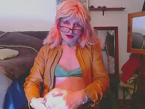 LorenJade online show from May 6, 2026, 7:23 am