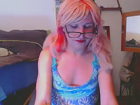 Snapshot of LorenJade chatting on May 19, 2026, 7:48 am LorenJade online show from May 19, 2026, 7:48 am