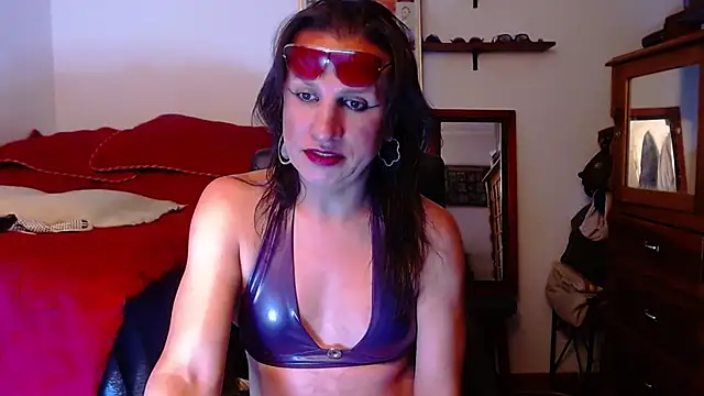 LorenJade online show from July 14, 2026, 10:21 am