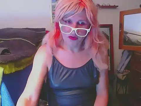 Snapshot of LorenJade chatting on May 15, 2026, 7:06 am LorenJade online show from May 15, 2026, 7:06 am