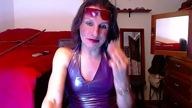 LorenJade online show from July 18, 2026, 7:28 am