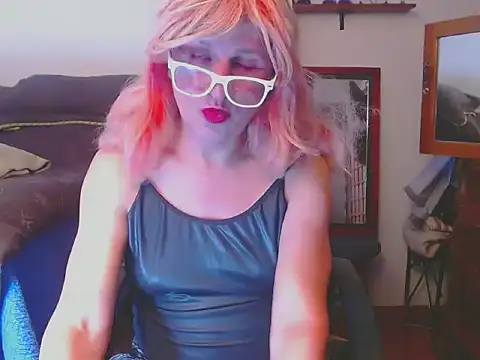 Snapshot of LorenJade chatting on May 11, 2026, 7:43 am LorenJade online show from May 11, 2026, 7:43 am