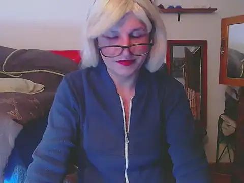 LorenJade online show from April 28, 2026, 8:08 am