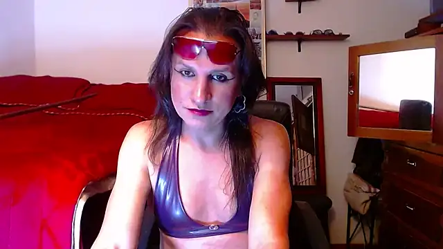LorenJade online show from July 15, 2026, 7:59 am