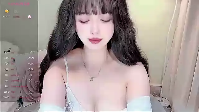 Snapshot of Dolv_1o chatting on January 4, 2025, 10:49 am Dolv 1o online show from January 4, 2025, 10:49 am