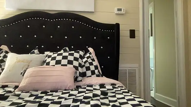 Snapshot of sexylilly69 chatting on April 30, 2026, 1:12 am sexylilly69 online show from April 30, 2026, 1:12 am