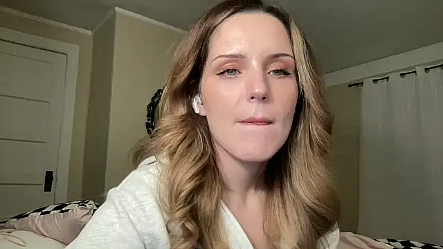 Snapshot of sexylilly69 chatting on April 29, 2026, 12:37 am sexylilly69 online show from April 29, 2026, 12:37 am
