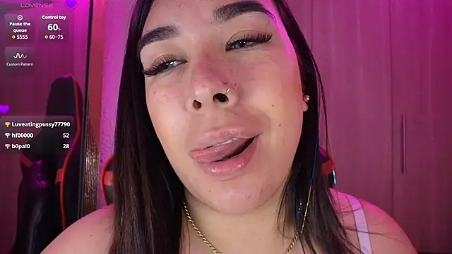 Snapshot of leahtemptation3 chatting on November 15, 2025, 10:47 pm leahtemptation3 online show from November 15, 2025, 10:47 pm