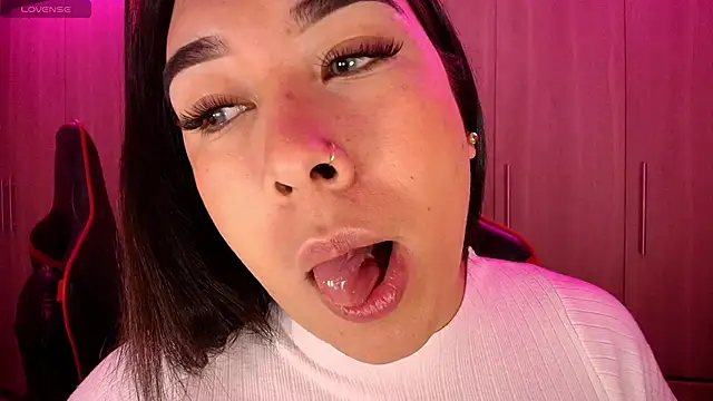 Snapshot of leahtemptation3 chatting on November 22, 2025, 10:58 am leahtemptation3 online show from November 22, 2025, 10:58 am