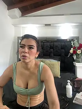 Snapshot of Arianna_Jones1 chatting on July 28, 2026, 5:45 pm Arianna Jones1 online show from July 28, 2026, 5:45 pm