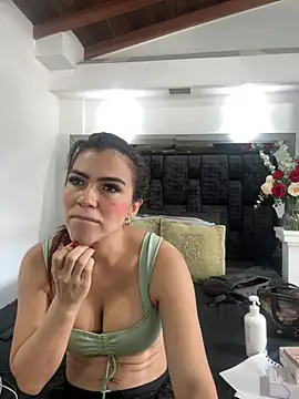 Snapshot of Arianna_Jones1 chatting on July 28, 2026, 6:20 pm Arianna Jones1 online show from July 28, 2026, 6:20 pm