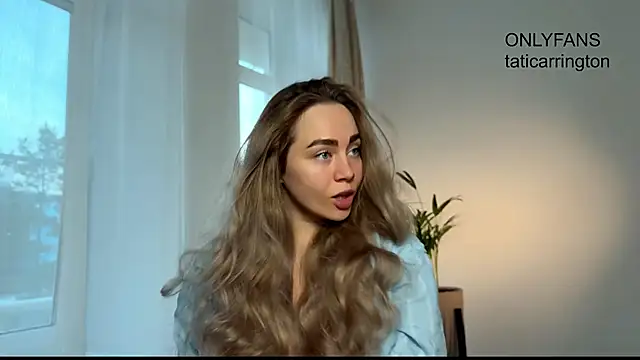 hotexclusive  online show from November 23, 2025, 4:44 am