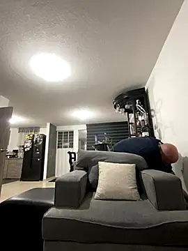 Snapshot of SUUKAM chatting on November 26, 2025, 1:49 am SUUKAM online show from November 26, 2025, 1:49 am