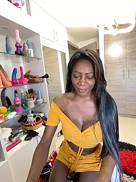 Snapshot of SUUKAM chatting on December 14, 2025, 1:28 pm SUUKAM online show from December 14, 2025, 1:28 pm