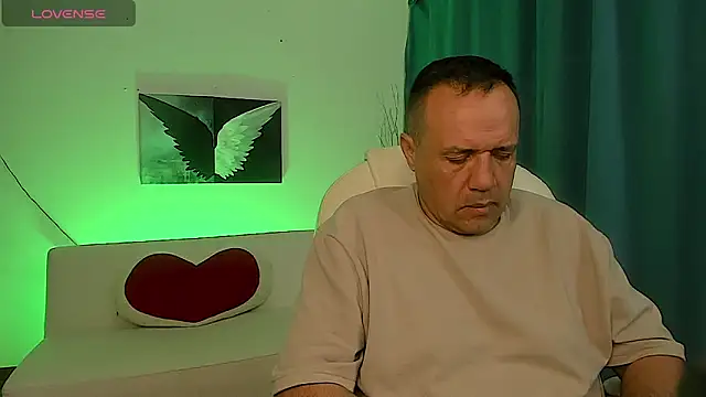 Snapshot of FERDIGNAN0329 chatting on November 20, 2025, 10:42 pm FERDIGNAN0329 online show from November 20, 2025, 10:42 pm