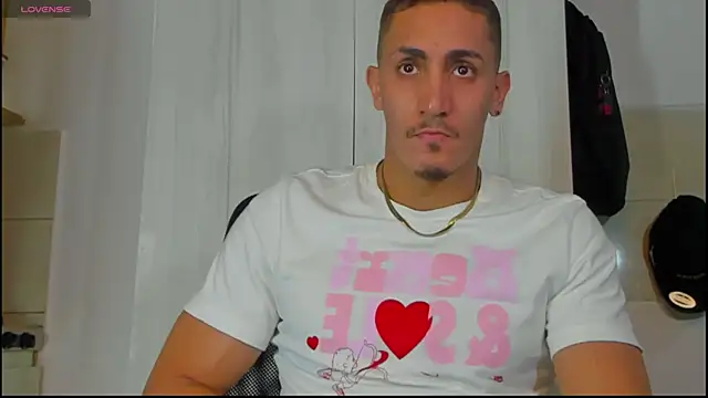 MikeRoss7777 online show from October 25, 2025, 7:58 pm