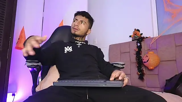 Snapshot of JuanCamiilo_66 chatting on November 5, 2025, 2:58 am JuanCamiilo 66 online show from November 5, 2025, 2:58 am