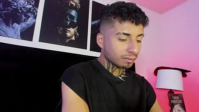 Snapshot of JuanCamiilo_66 chatting on October 24, 2025, 9:25 pm JuanCamiilo 66 online show from October 24, 2025, 9:25 pm