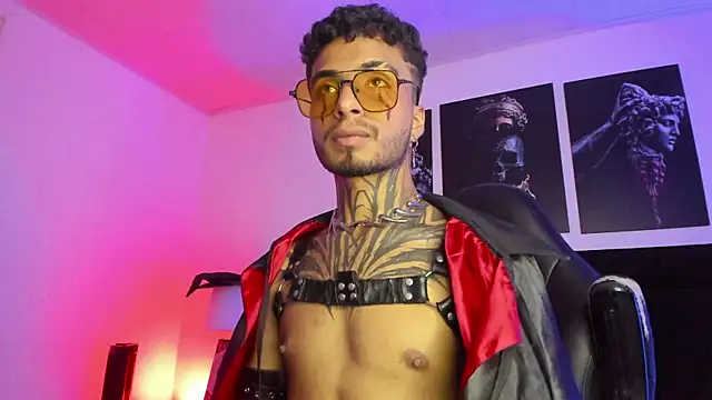 Snapshot of JuanCamiilo_66 chatting on October 14, 2025, 4:24 am JuanCamiilo 66 online show from October 14, 2025, 4:24 am