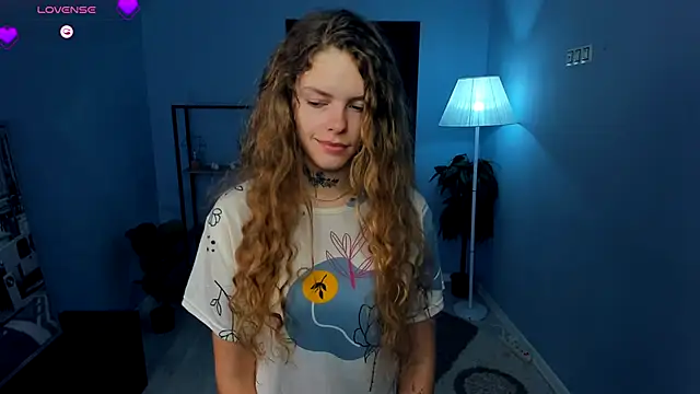 Snapshot of RayaNenlia chatting on October 13, 2025, 5:09 am RayaNenlia online show from October 13, 2025, 5:09 am