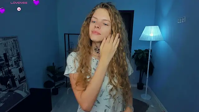 Snapshot of RayaNenlia chatting on October 20, 2025, 5:09 am RayaNenlia online show from October 20, 2025, 5:09 am