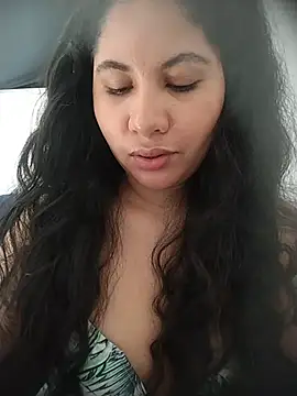 Snapshot of Yara0k chatting on June 11, 2026, 12:35 pm Yara0k online show from June 11, 2026, 12:35 pm