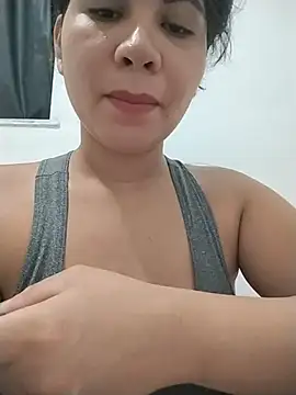 Yara0k online show from April 27, 2026, 7:06 am