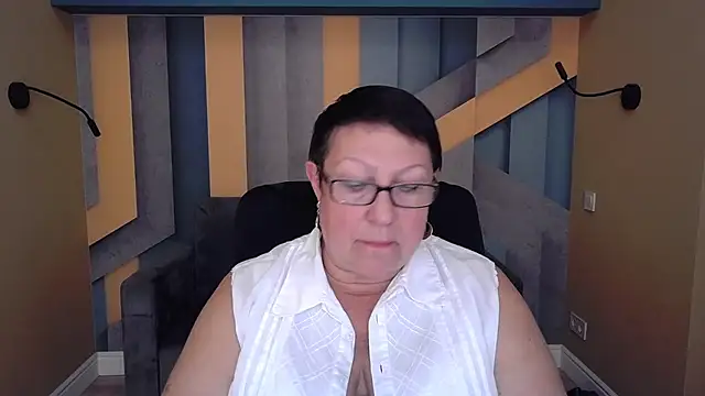 BarbaraTurners online show from October 17, 2025, 6:21 pm